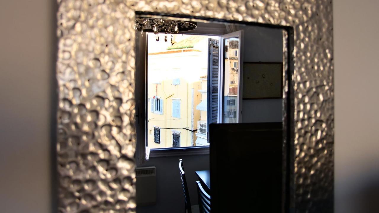 Heart-Warming Eleni Apartment In Corfu Town Екстер'єр фото